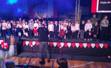 NARODOWE ŚWIĘTO NIEPODLEGŁOŚCI – WSPÓLNE ŚPIEWANIE PIEŚNI PATRIOTYCZNYCH