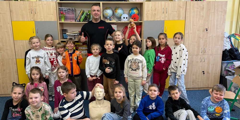 PIERWSZA POMOC I WSPÓLNE CZYTANIE W KLASIE I B