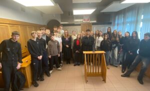 WYJŚCIE KLAS 8B I 8C DO SĄDU REJONOWEGO W LUBINIE