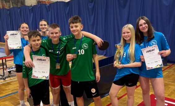 FINAŁY POWIATU W TENISIE STOŁOWYM