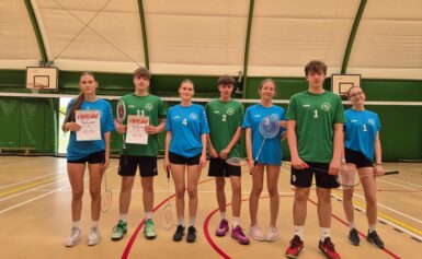 MISTRZYNIE I WICEMISTRZOWIE POWIATU W BADMINTONIE